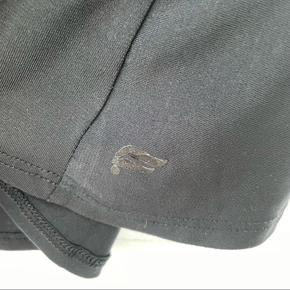 Fabletics Open Back Black Muscle Tank 🖤 - Picture 4 of 5